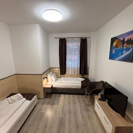 מישקולץ Pizza Tabor Apartman מראה חיצוני תמונה