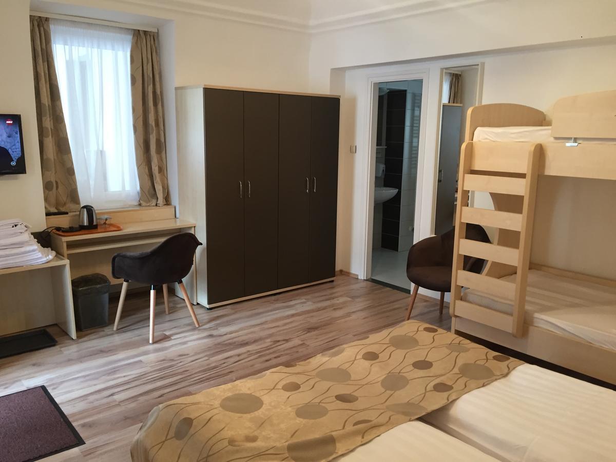 מישקולץ Pizza Tabor Apartman מראה חיצוני תמונה